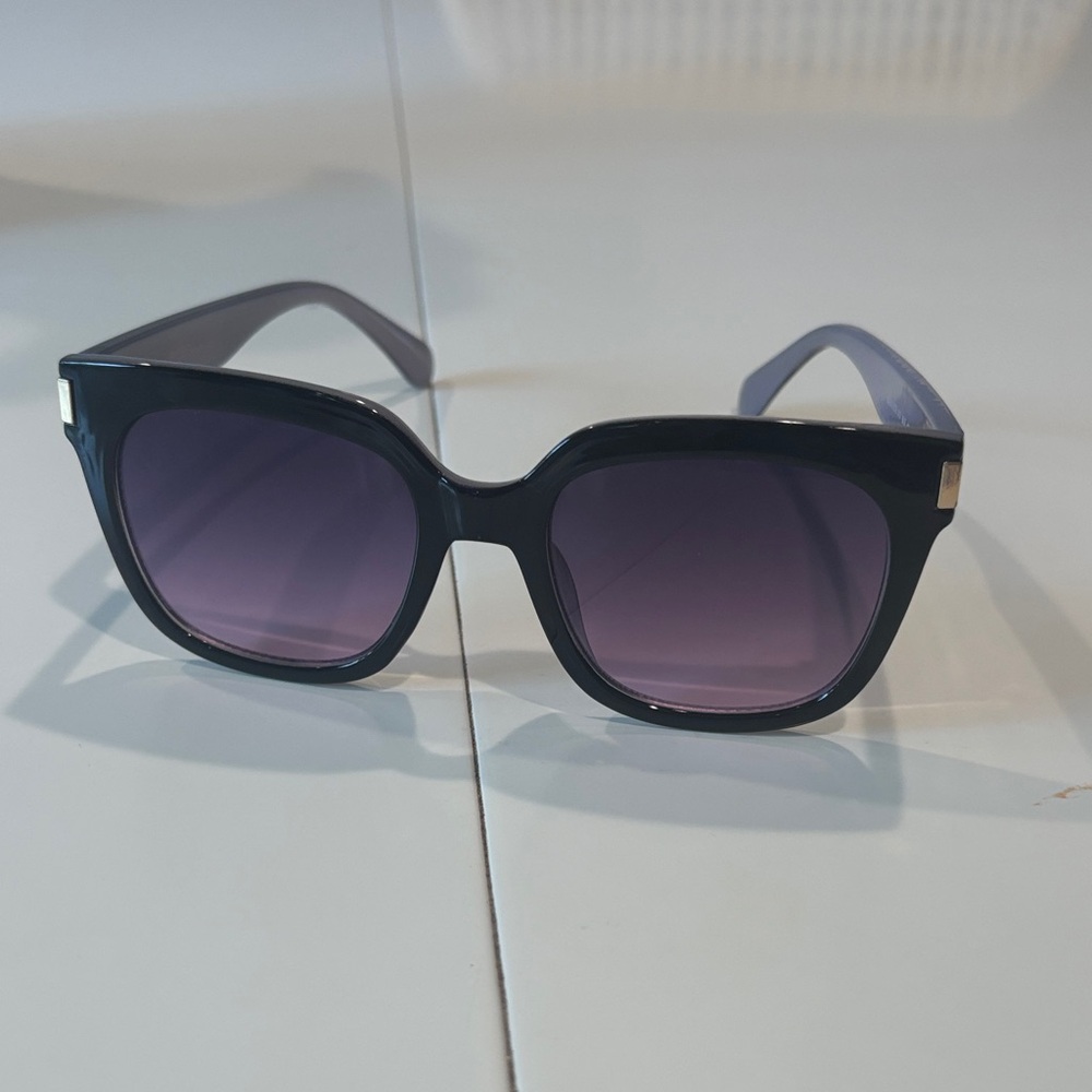 BCBG Women’s Black Frame Sunglasses with Purple Gradient Lenses